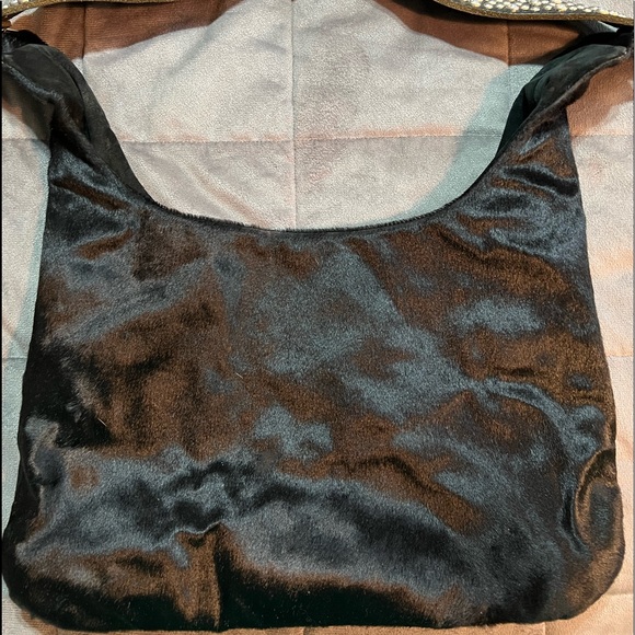 Black Cowhide Bag - Picture 2 of 4